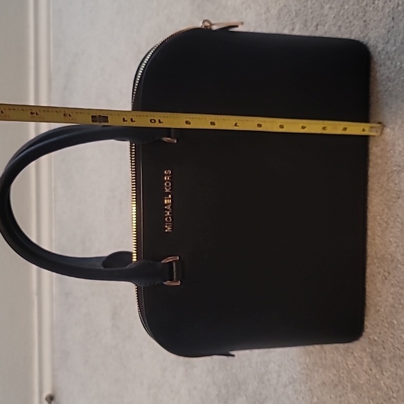 MK authentic blk dome bag - Picture 2 of 8